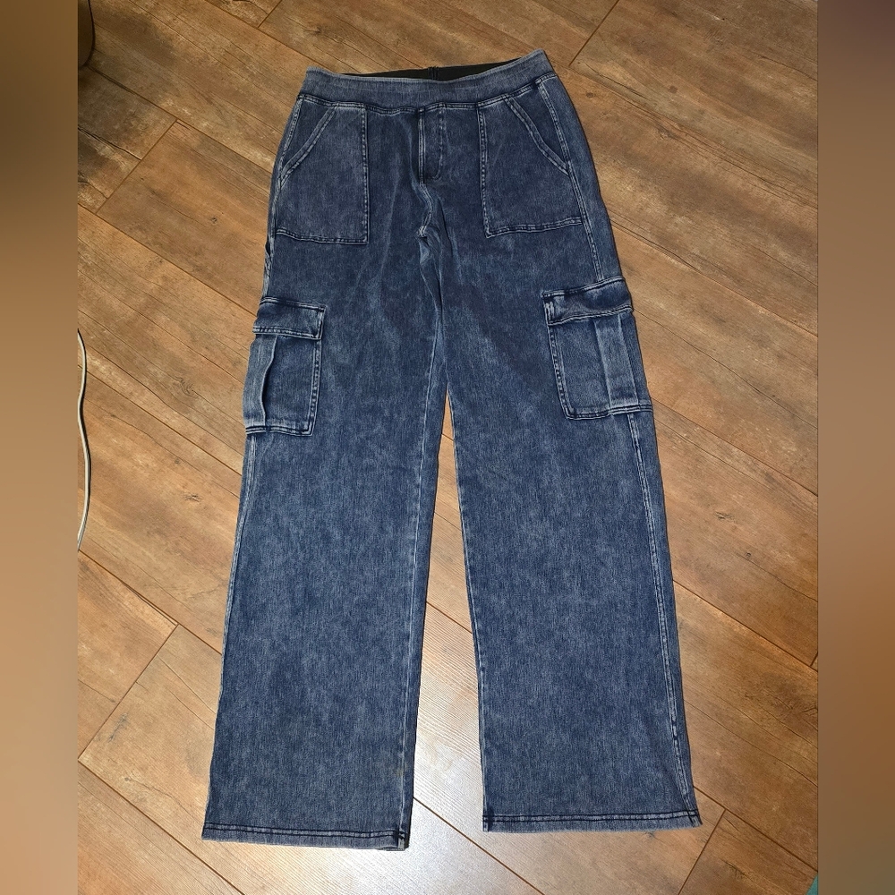 Halara Mid Rise Stylish Blue Cargo Jeans - Picture 2 of 5